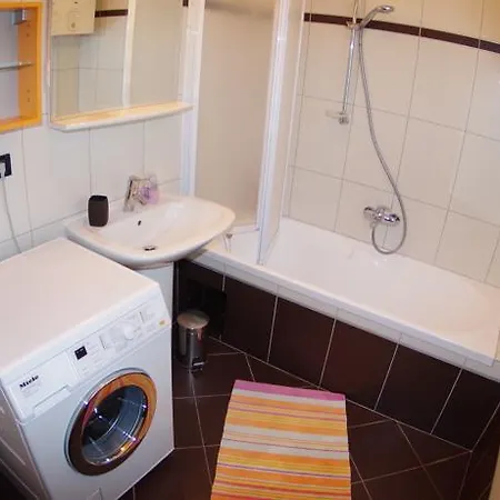 Nina Apartman *