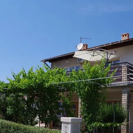 Nina Apartman Pula